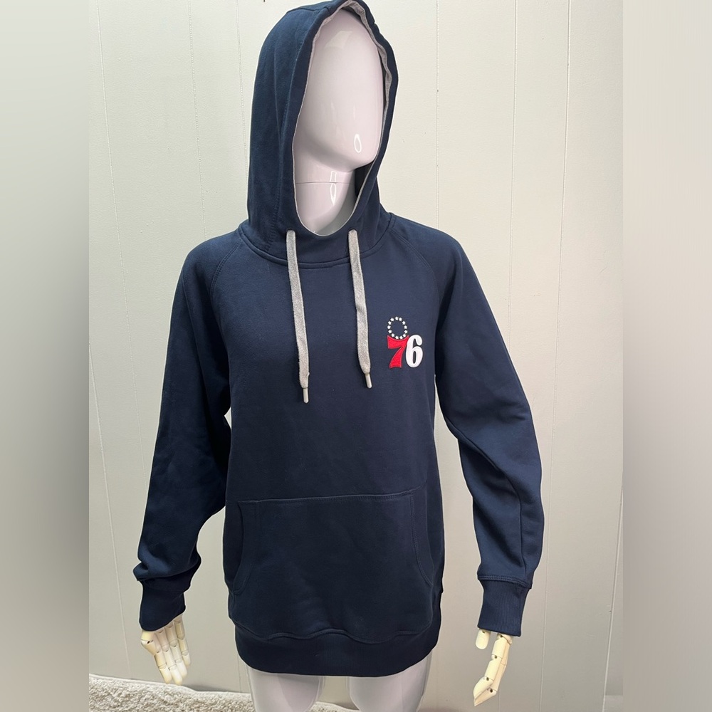 Antigua Philadelphia 76ers Victory Pullover Hoodie